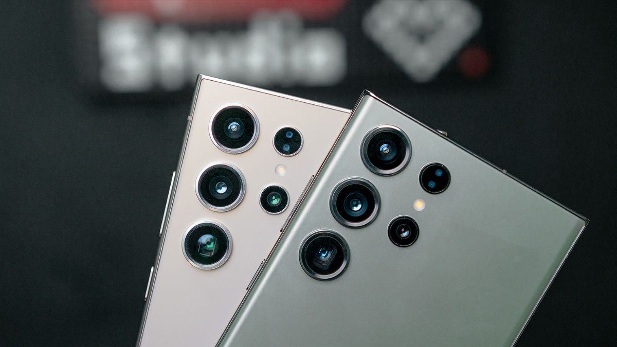 Cận cảnh cụm camera giúp kiểm tra tên điện thoại samsung và phân biệt các dòng máy.