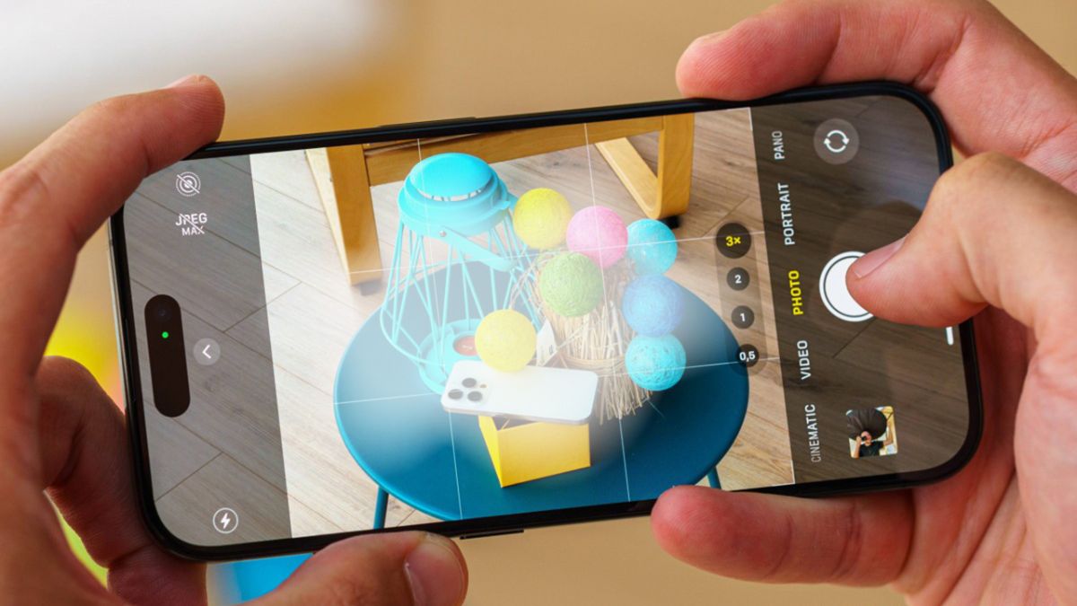 Hình ảnh chụp bằng camera iPhone 15 Pro Max bị mờ và thiếu độ nét, minh họa dấu hiệu lỗi.