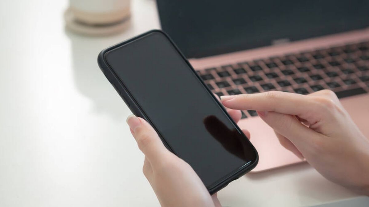 chống nhìn trộm màn hình samsung với cách bật bảo vệ chống trộm trên Samsung khi dùng điện thoại ở nơi công cộng