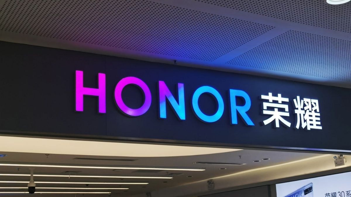 Cột mốc Honor tách khỏi Huawei và trở thành thương hiệu độc lập từ cuối năm 2020.