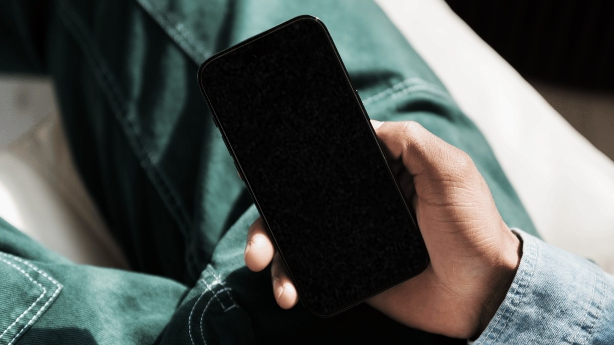 Xung đột phần mềm khiến iphone không lên màn hình nhưng vẫn có tiếng