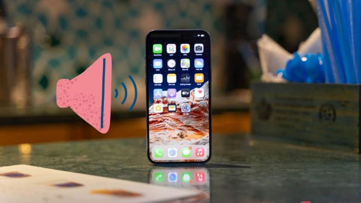Lỗi loa nhỏ hoặc rè trên iPhone 12 Pro Max có bị lỗi không, thường do bụi bẩn.