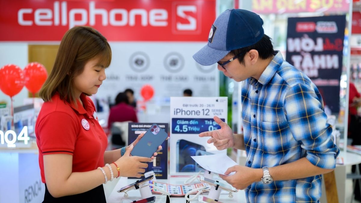 Mang máy đến kỹ thuật viên chuyên nghiệp để sửa chữa nếu iphone 12 pro max có lỗi gì không thể tự khắc phục.