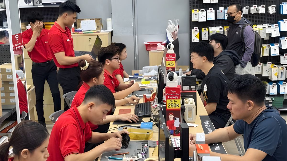 Hình ảnh cửa hàng Điện Thoại Vui, địa chỉ uy tín để sửa lỗi phần cứng khiến iphone bị đơ màn hình.