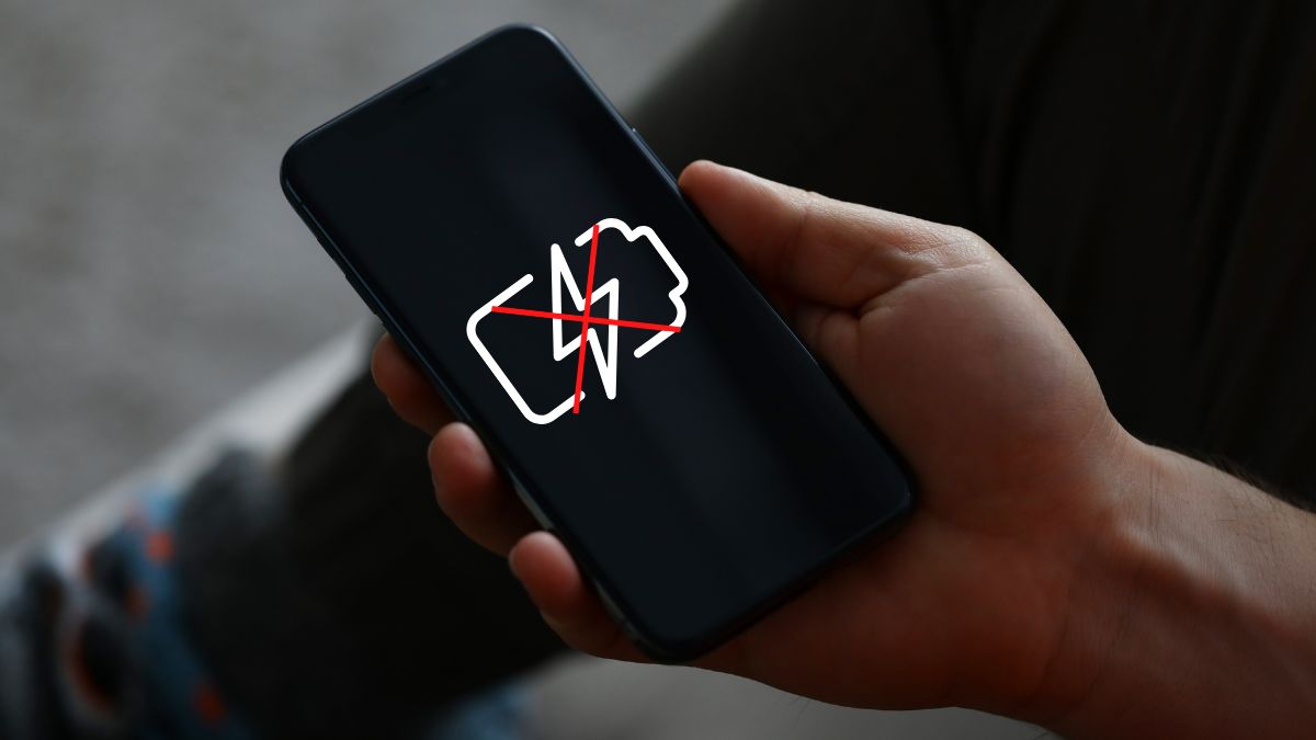 Biểu tượng pin gạch chéo, cảnh báo lỗi nguồn khiến màn hình iphone bị tối