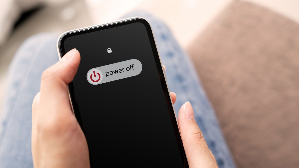 Thao tác tắt nguồn để khởi động lại khắc phục iphone lag bàn phím