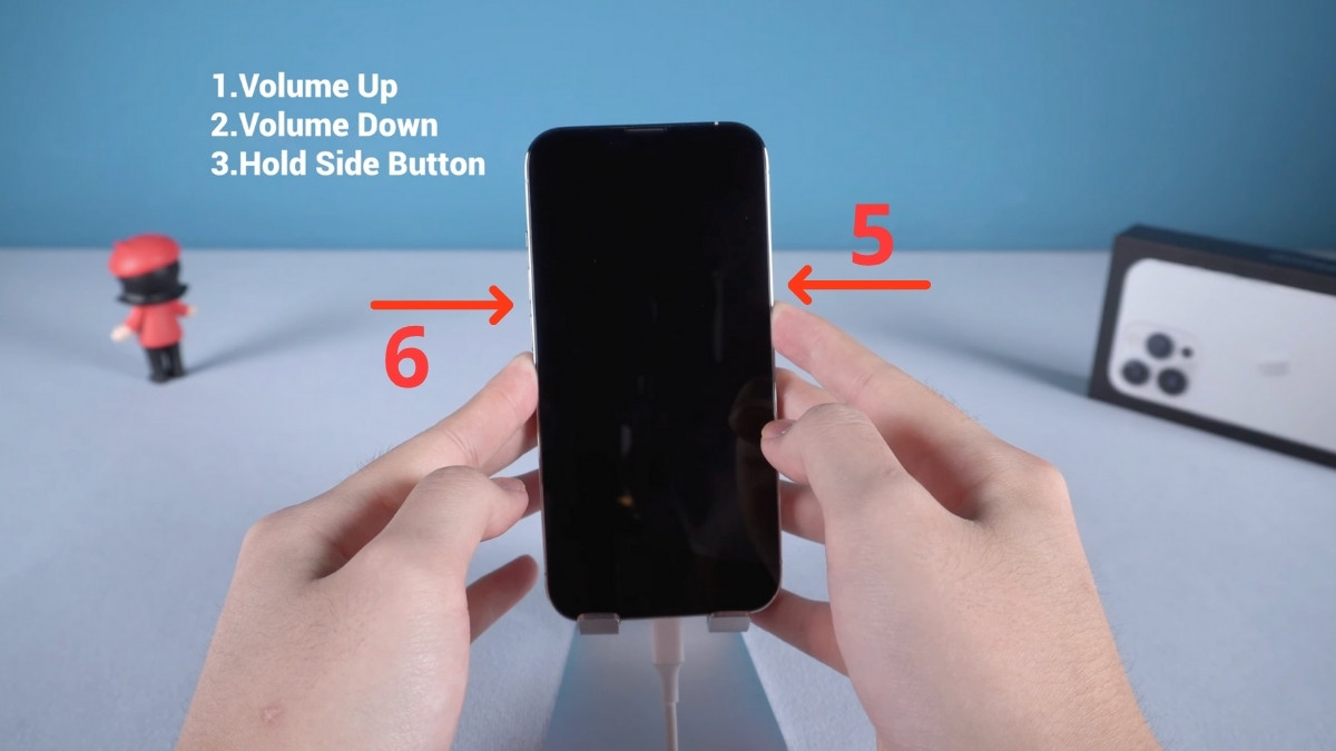 Hướng dẫn tổ hợp phím Volume Up, Volume Down, Hold Side Button để đưa iphone 15 pro max bị đơ màn hình vào DFU.