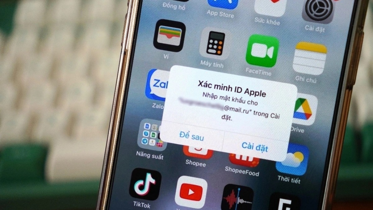 Thiết bị bị khóa bởi tài khoản chủ cũ khiến chiếc iphone bị dính icloud.