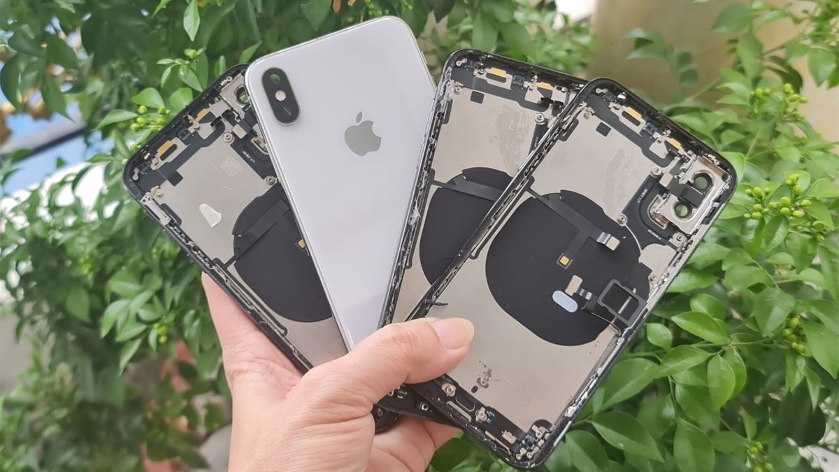 Thay khung sườn iPhone X để sửa lỗi iphone x bị hở màn hình do cong vênh.