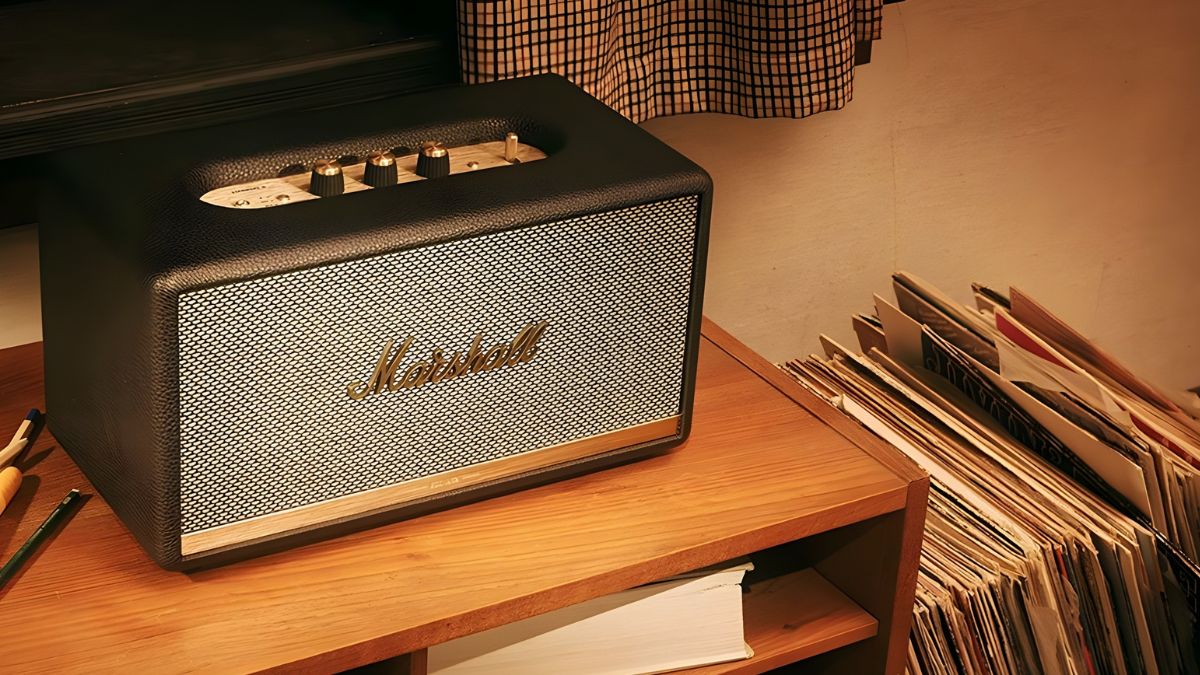 Đặt thiết bị gần nhau để ổn định tín hiệu khi kết nối 2 loa Marshall.