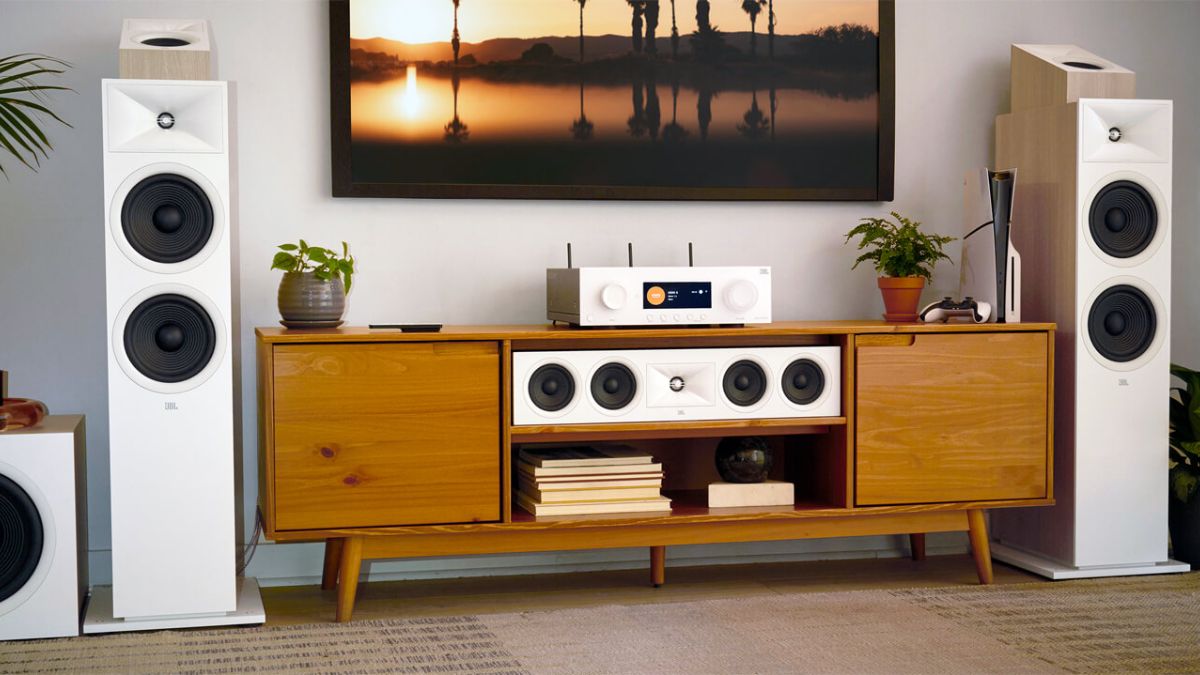 Dàn loa đồng trục màu trắng hiện đại phù hợp cho nhu cầu giải trí gia đình.