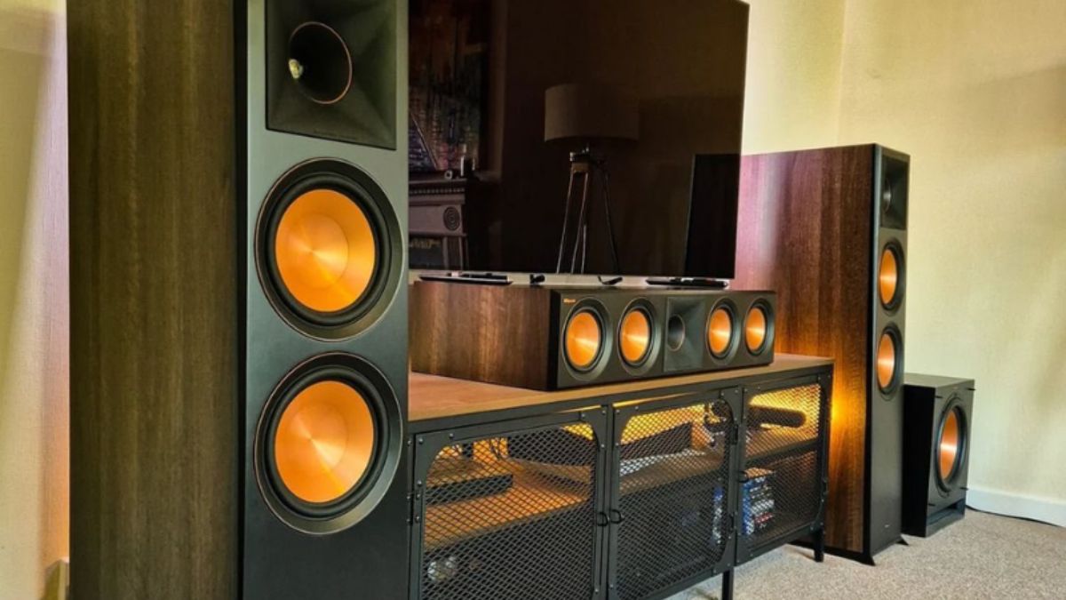 Sơ đồ cấu tạo loa điện động bao gồm nam châm, cuộn dây và màng loa.