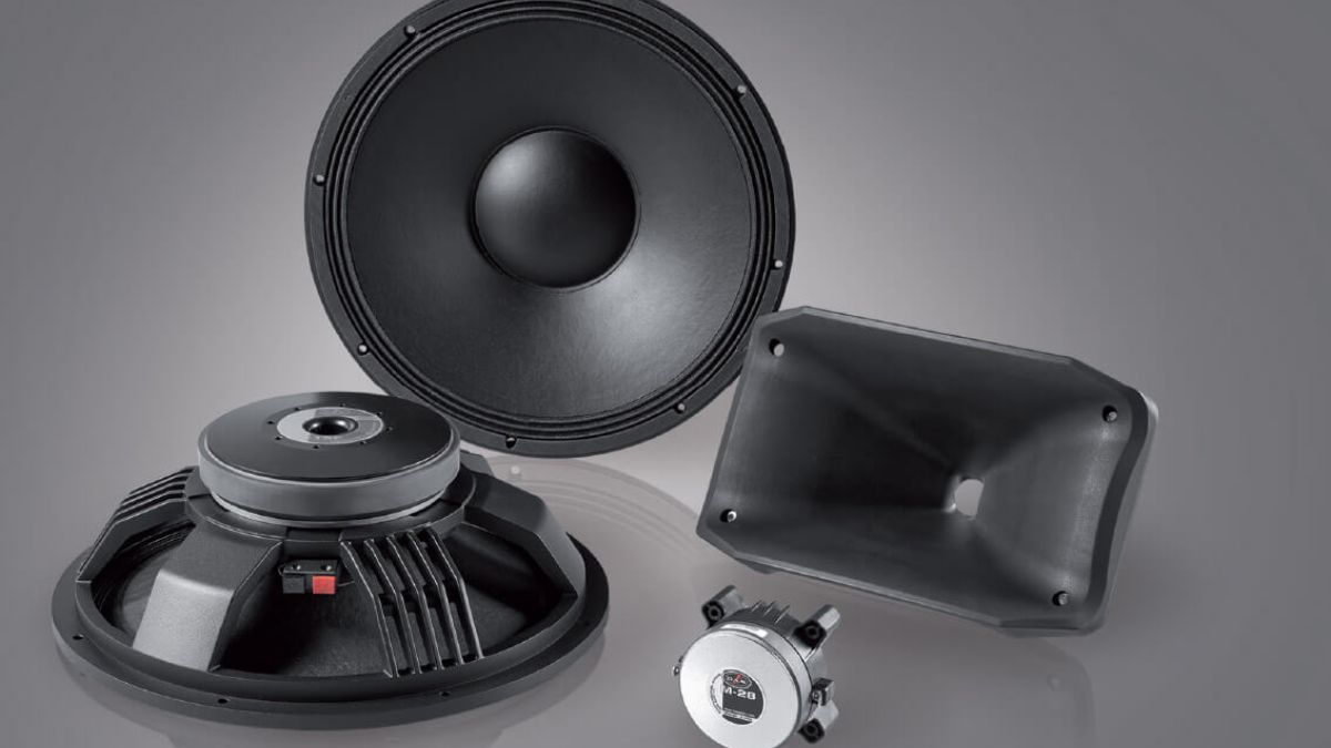 So sánh cấu trúc thiết kế giữa loa điện động và các dòng loa tĩnh điện.