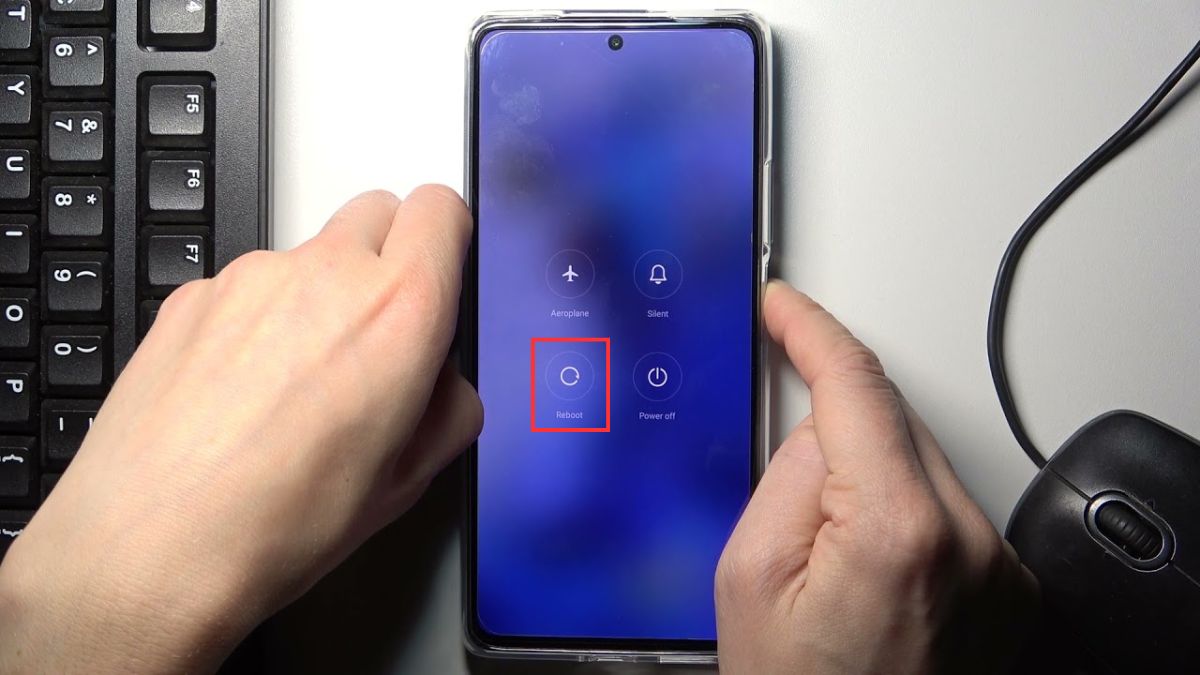 Màn hình điện thoại Xiaomi với tùy chọn Reboot để khắc phục lỗi loa điện thoại xiaomi bị nhỏ tạm thời.