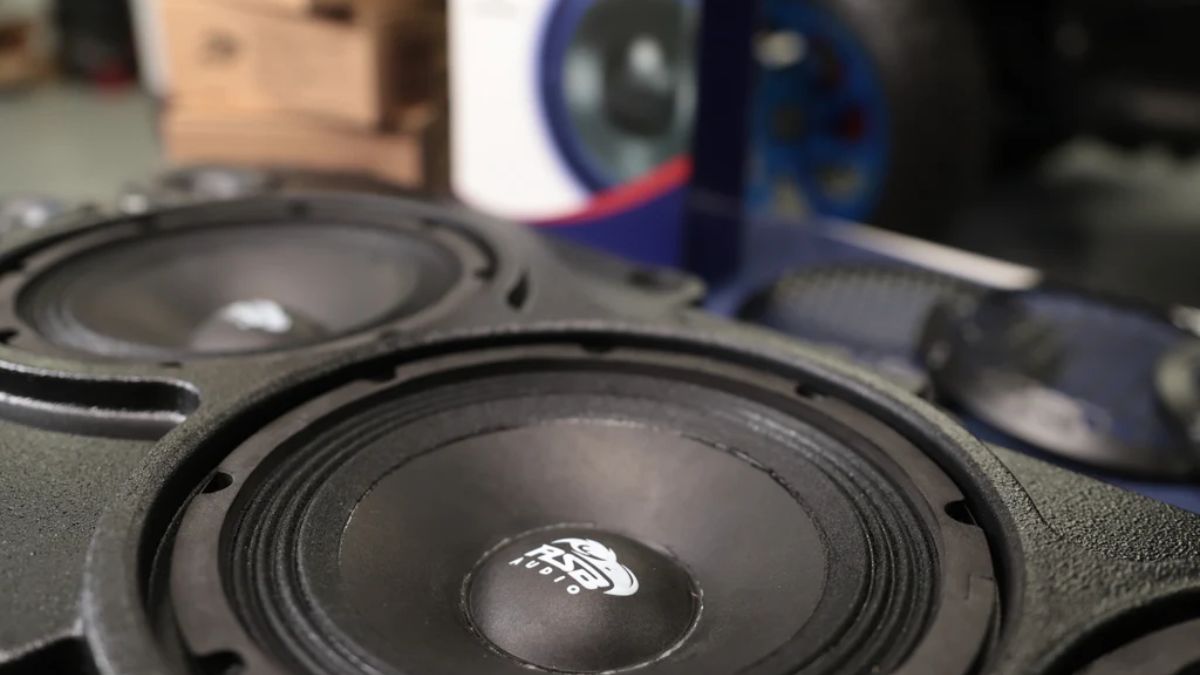 Hướng dẫn cách chọn và bố trí vị trí đặt loa để tối ưu dải mid bass là gì.