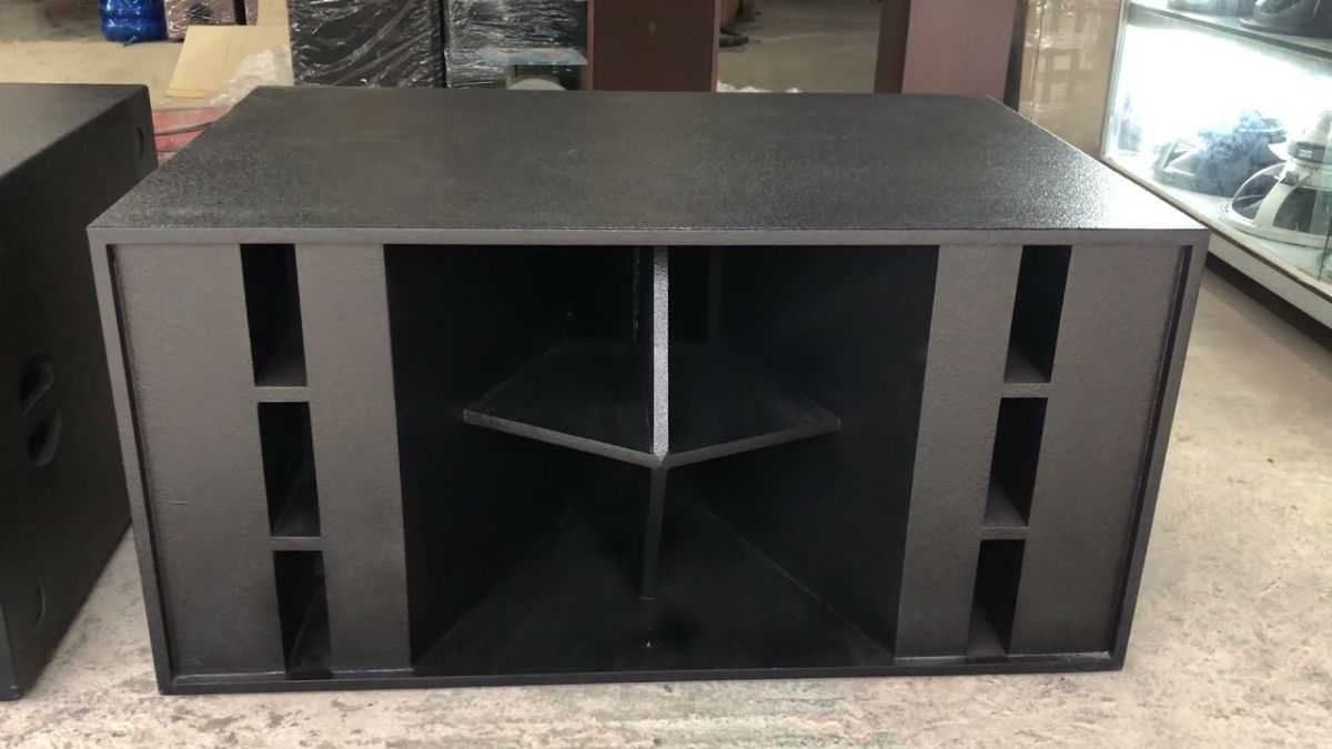 Sơ đồ chi tiết mô tả cấu tạo loa sub hầm với các thành phần củ loa và nam châm.