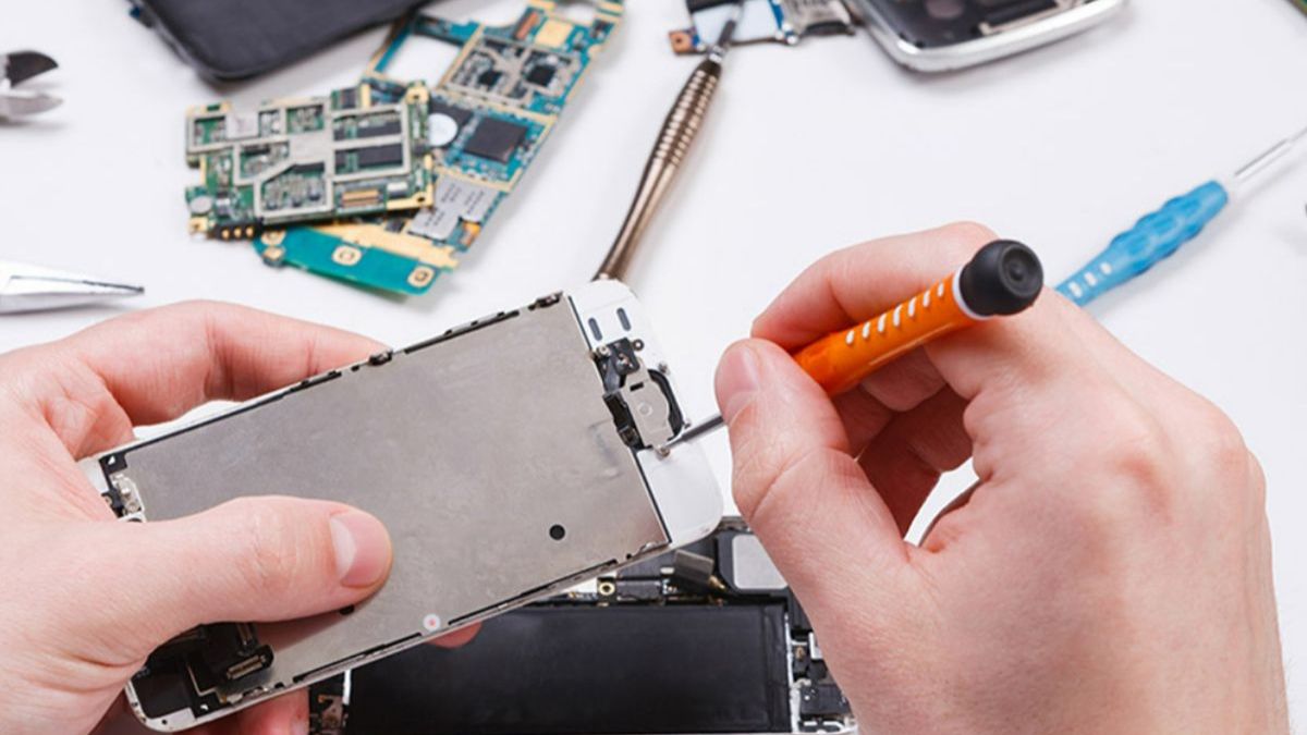 Sửa chữa phần cứng khi màn hình samsung bị nhấp nháy không thể khắc phục tại nhà