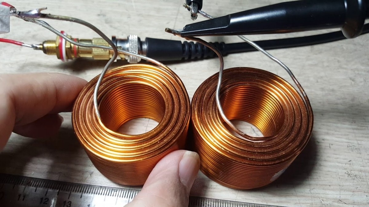 Linh kiện cuộn cảm trong mạch phân tần cho loa giúp lọc bỏ các dải tần cao.