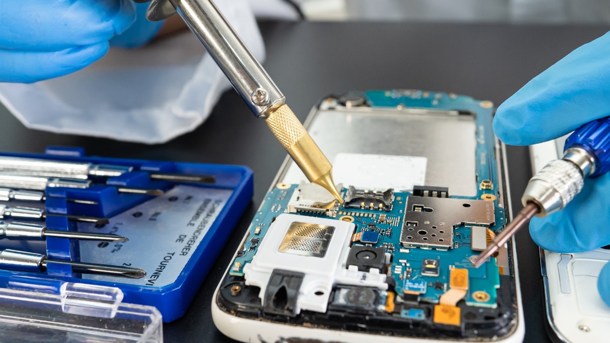 Mang đến trung tâm bảo hành khi không vào mạng Samsung
