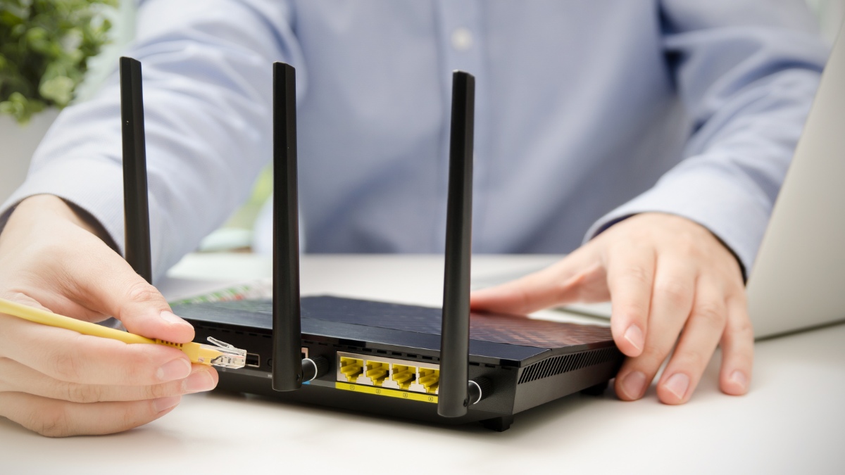 Khởi động lại Router khắc phục mạng wifi không vào được internet