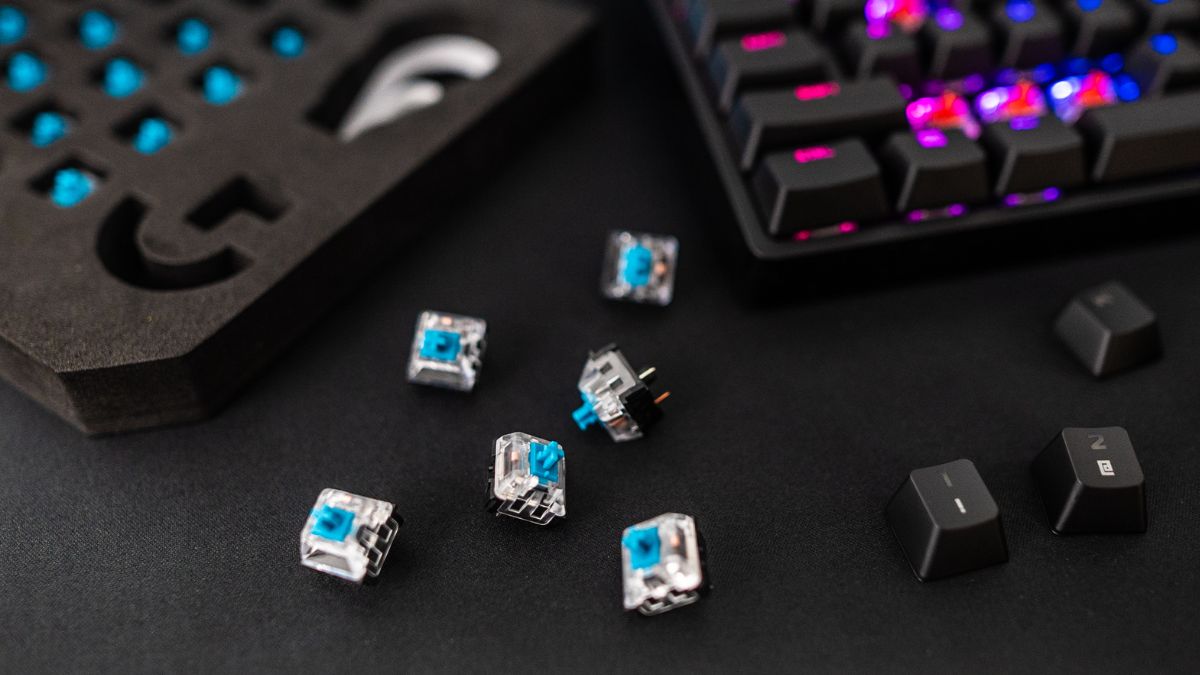 Sử dụng Red Switch Linear để chơi game khi đã biết switch bàn phím là gì.