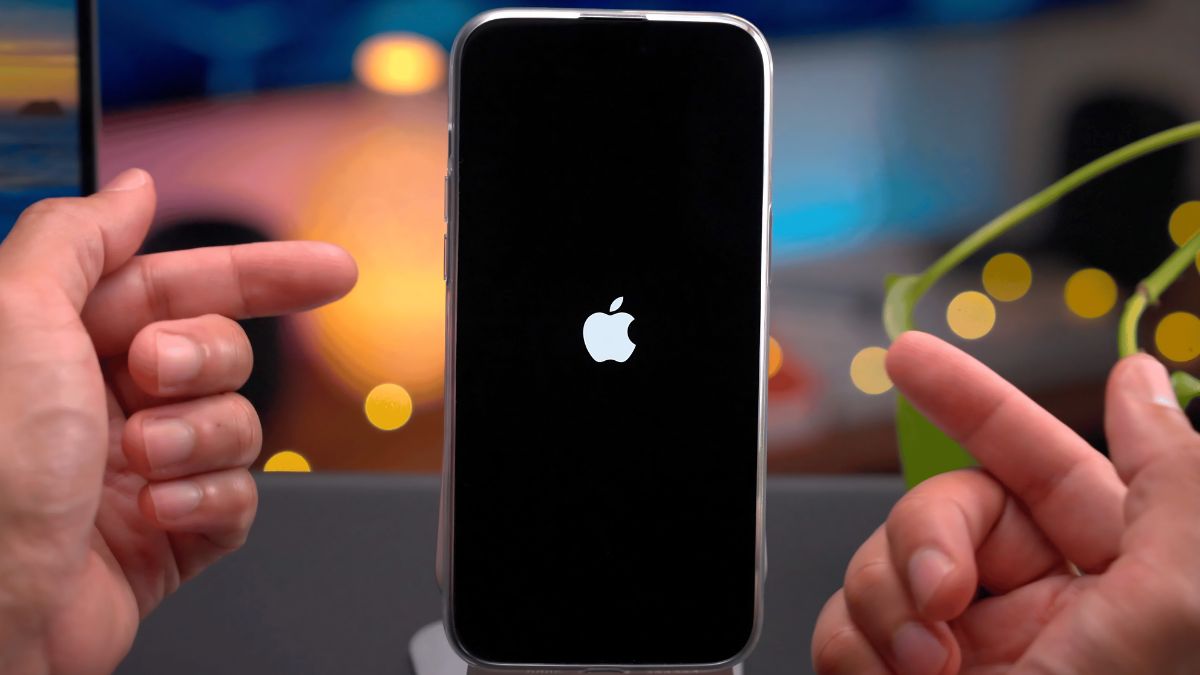 Khởi động lại máy sửa lỗi tại sao không xem được youtube trên iphone.