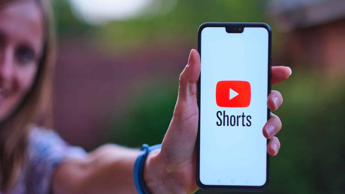 Lưu ý an toàn bảo mật khi tải video short youtube về điện thoại.