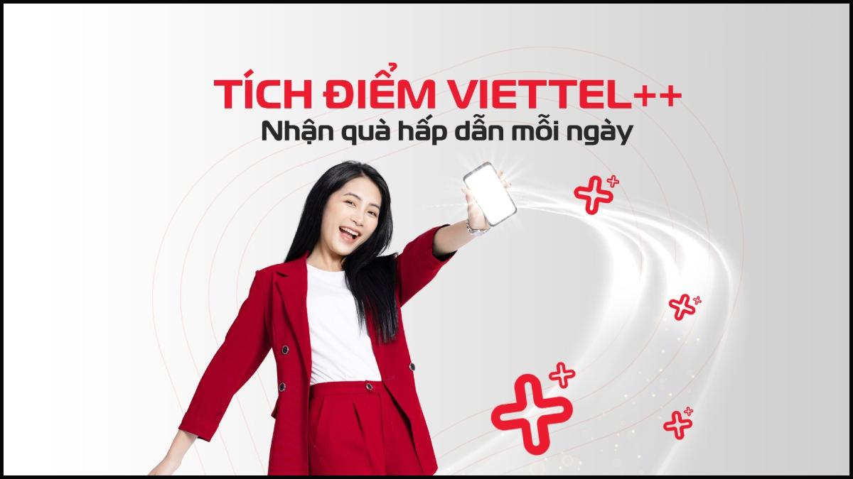 Người dùng tích điểm Viettel++ trên điện thoại để nhận quà, hiểu rõ viettel plus là gì.