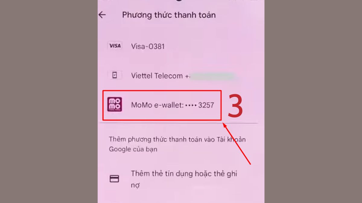 Hình ảnh minh họa việc chọn ví MoMo để xóa phương thức thanh toán trên CH Play trong danh sách các phương thức đã liên kết.  Xuất sang Trang tính