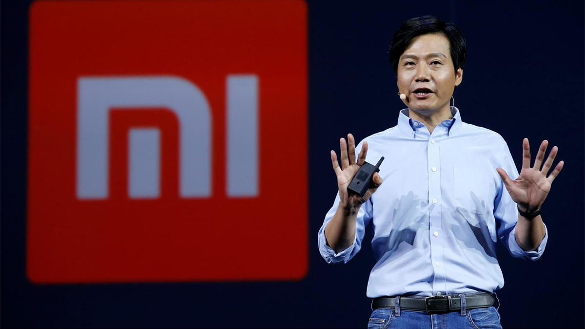 xiaomi nghĩa là gì: CEO Lei Jun trên sân khấu nói về triết lý thương hiệu Xiaomi.