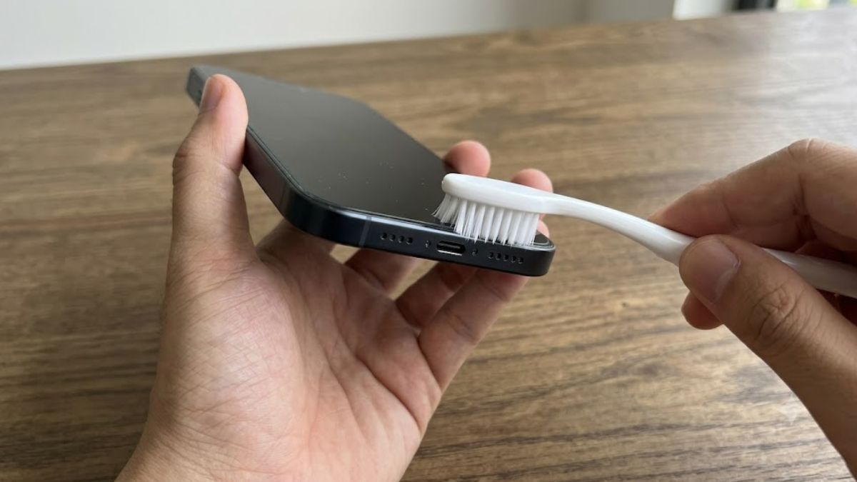 iPhone 15 lỗi loa ngoài rè bước 2