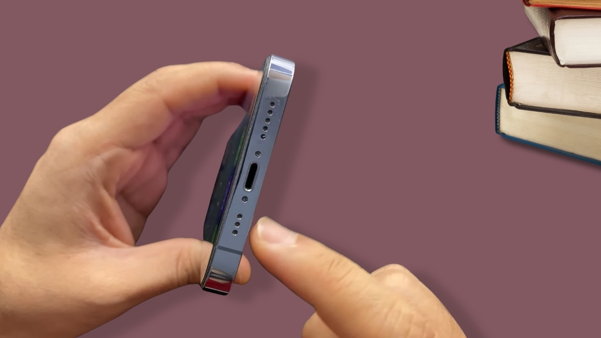 Khắc phục lỗi âm thanh iPhone - Vệ sinh loa và cổng kết nối bước 1