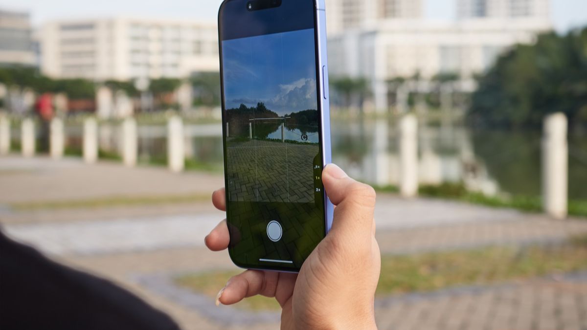 Màn hình iPhone 16 Plus hỗ trợ nhiều tính năng