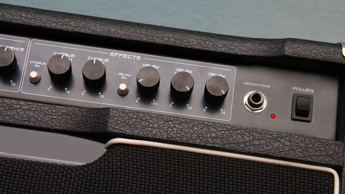 Thuật ngữ liên quan đến Amply là gì?