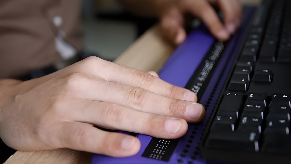 Bàn phím cho người khiếm thị