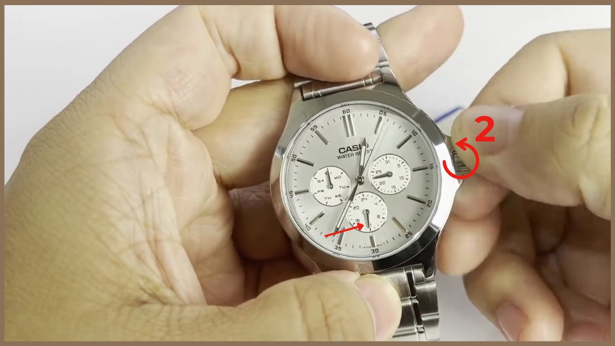 Cách chỉnh đồng hồ đeo tay 1 nút 6 kim - Chỉnh giờ chính bước 2