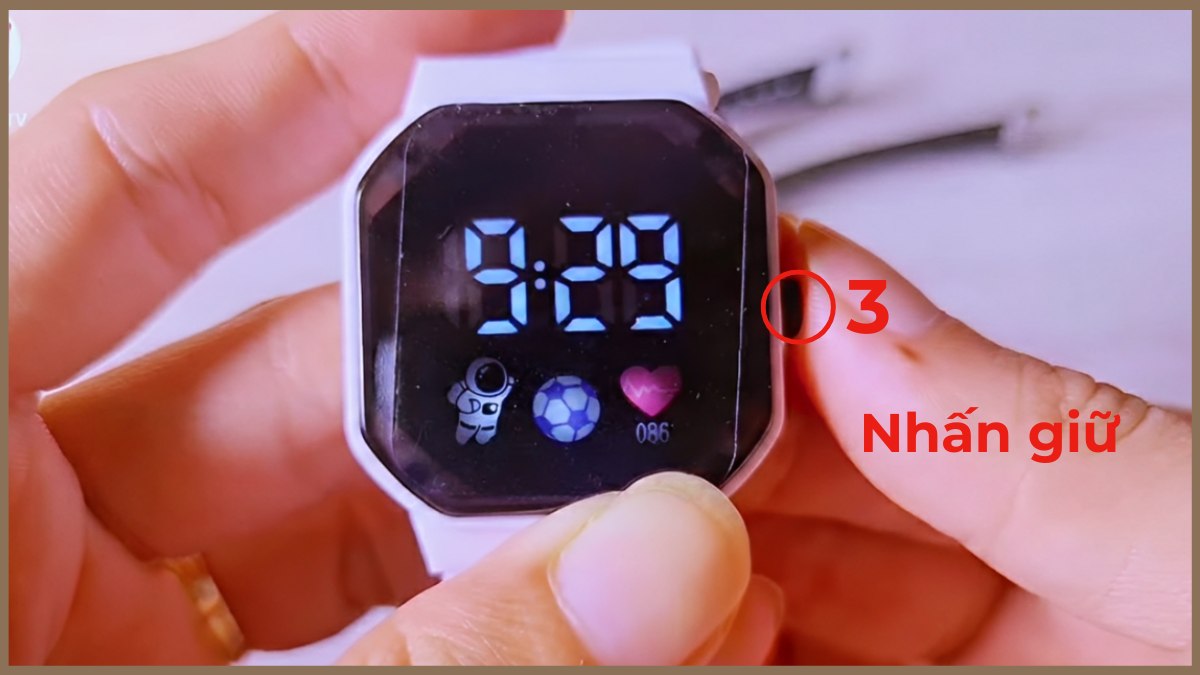 Cách chỉnh đồng hồ đeo tay 1 nút thông minh bước 3