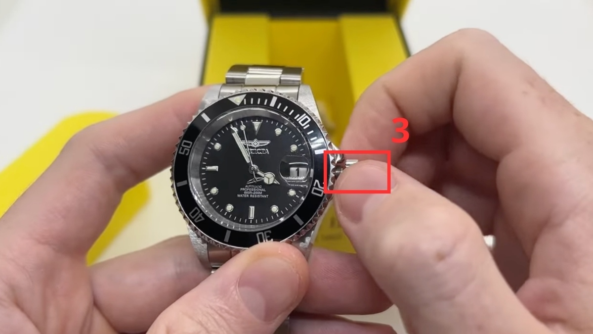 Cách chỉnh ngày trên đồng hồ đeo tay chuyên dùng để lặn bước 3