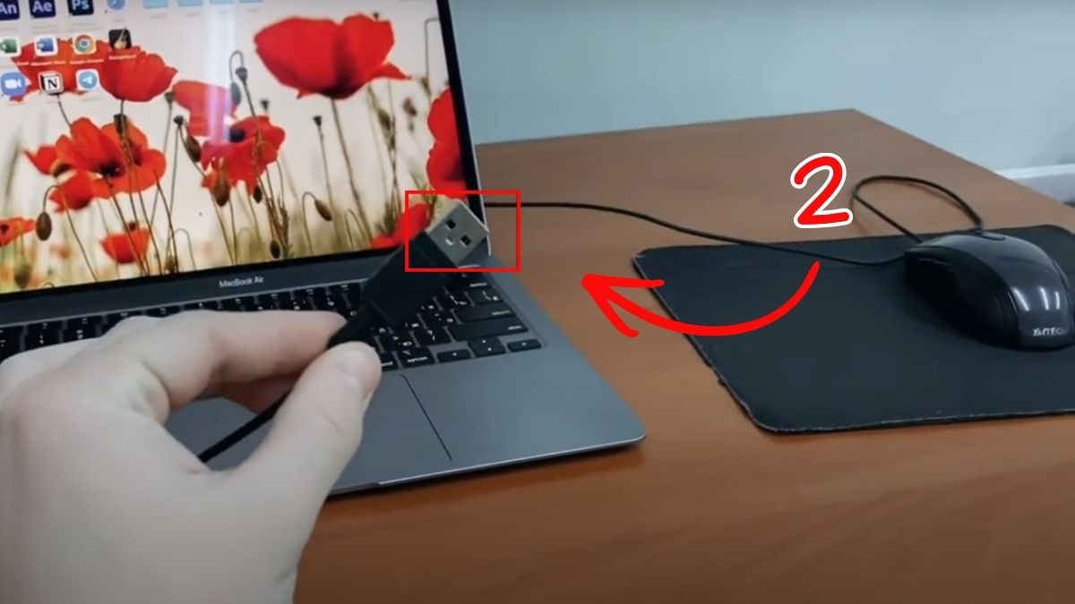 Cách kết nối chuột có dây với máy tính Macbook bước 2
