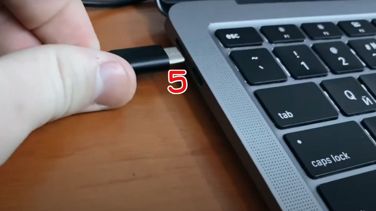 Cách kết nối chuột có dây với máy tính Macbook bước 5