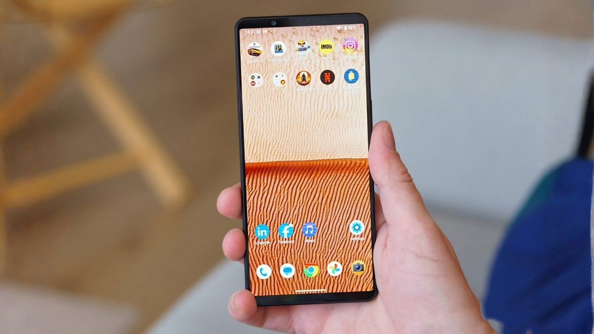 Cách lắp SIM máy Sony Xperia bước 5