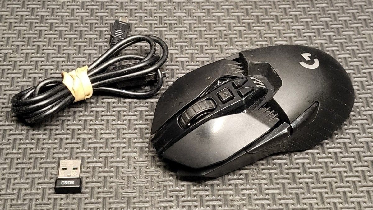 Cách sạc pin chuột không dây Logitech