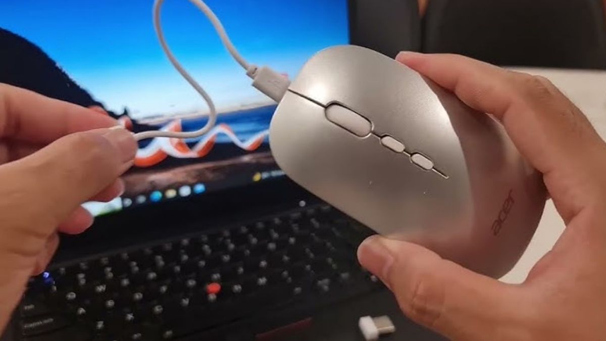 Cách sạc pin chuột không dây Acer