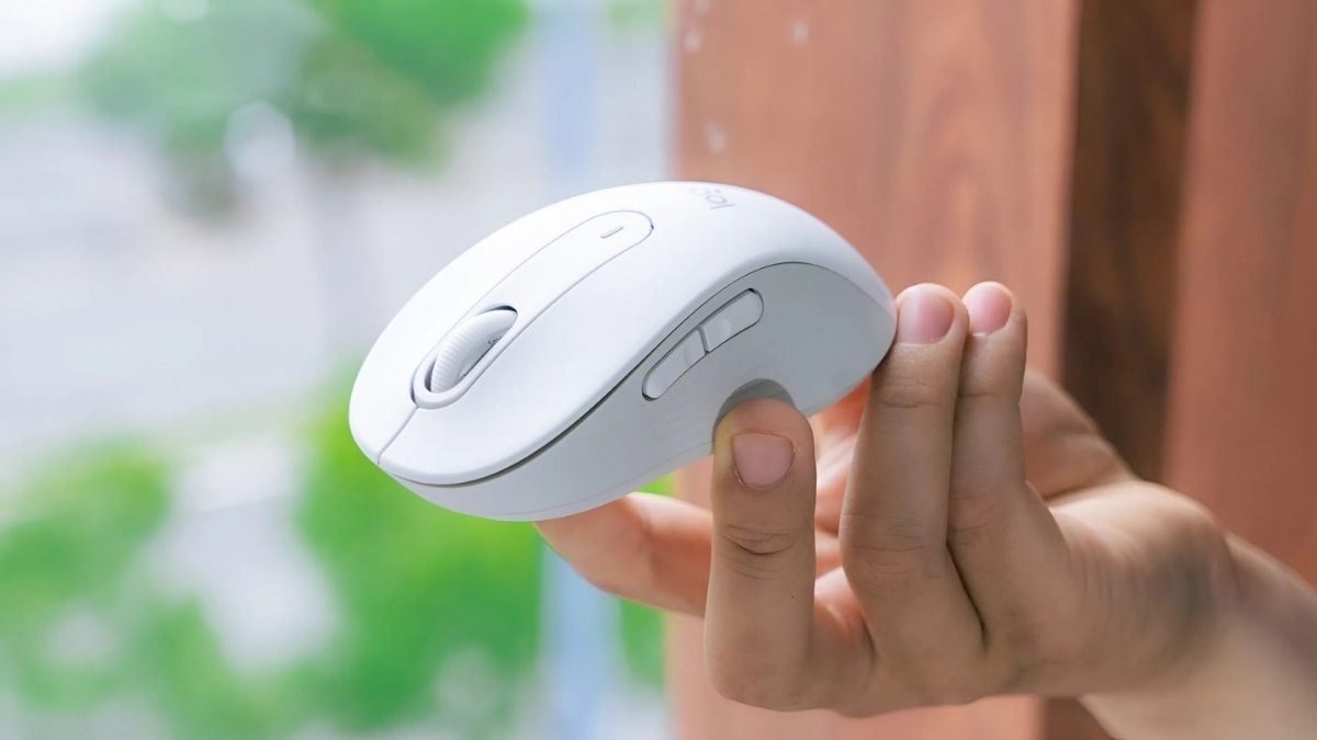 Cách sử dụng chuột Logitech M650 - Chuẩn bị trước khi sử dụng