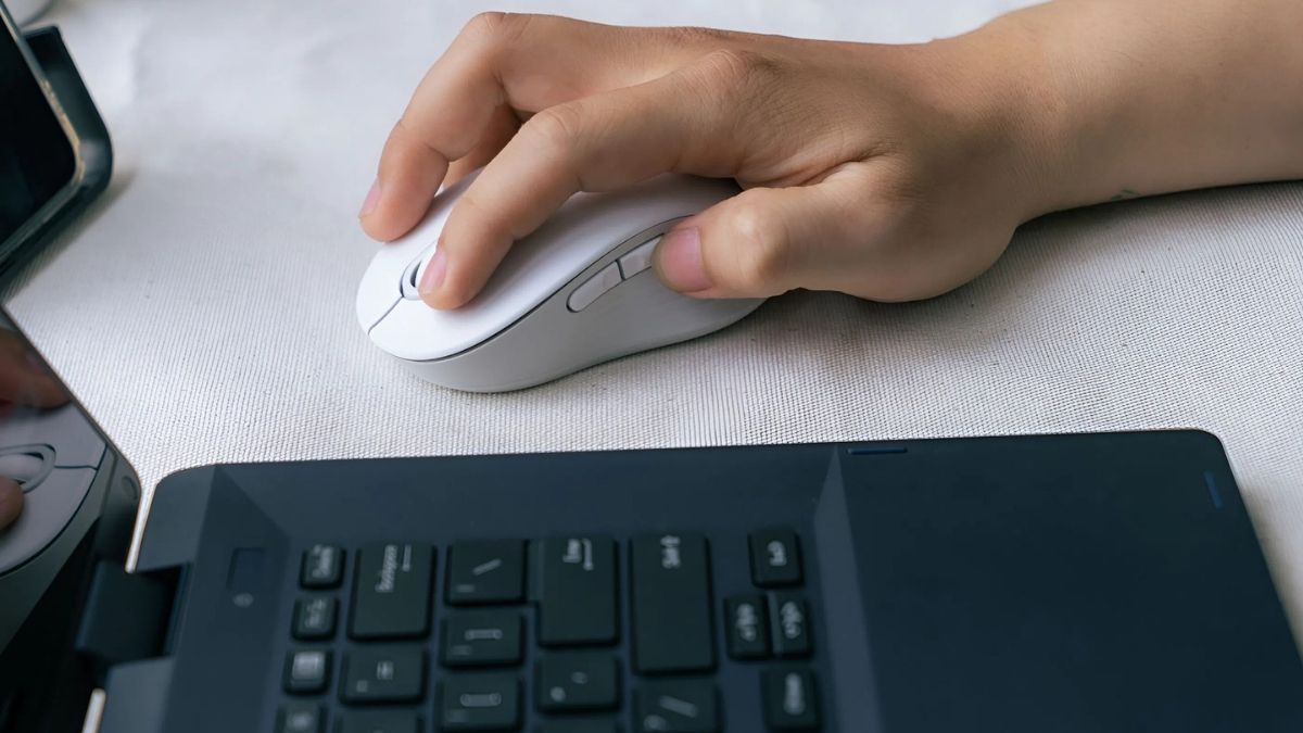 Cách sử dụng chuột Logitech M650 - Dùng nút trái, phải