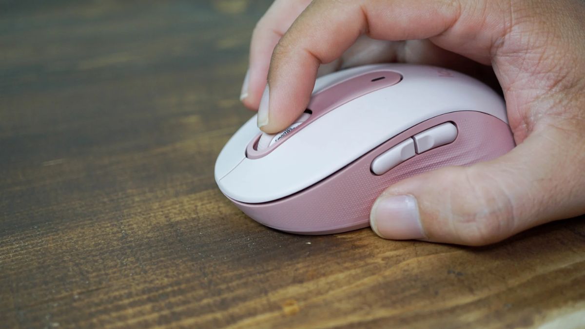 Cách sử dụng chuột Logitech M650 - Dùng nút cuộn