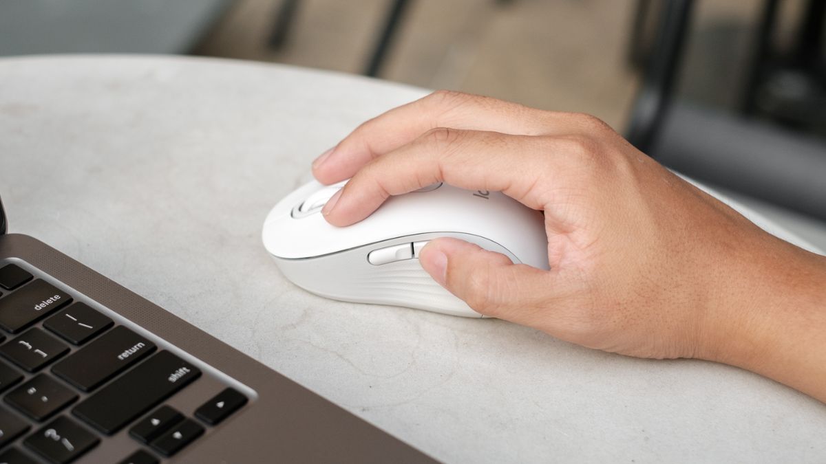 Cách sử dụng chuột Logitech M650 - Dùng 2 nút bên hông