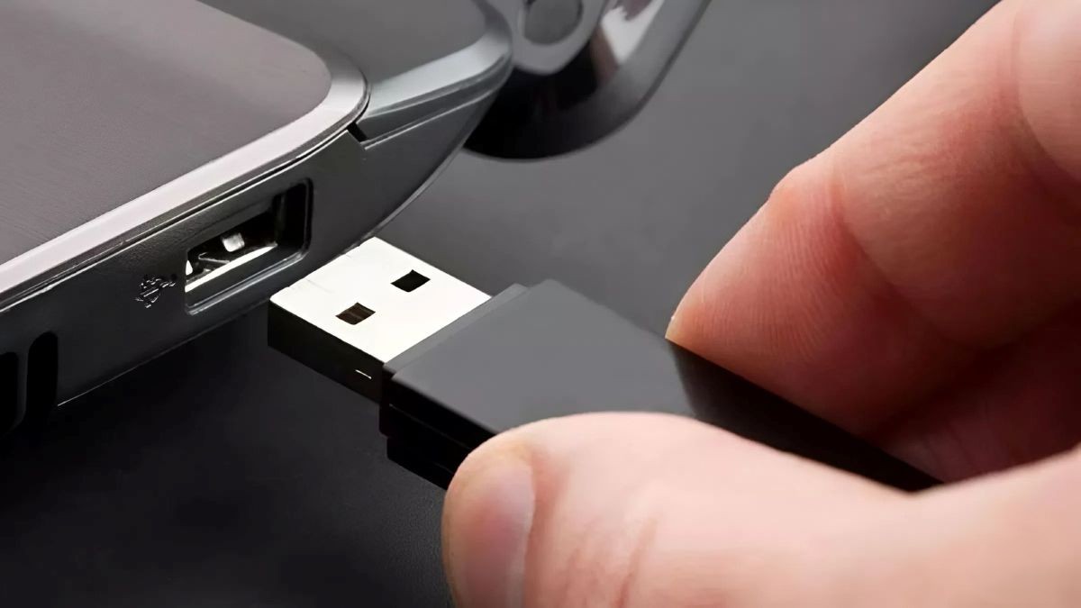 Cách sửa chuột máy tính bị liệt - Đổi cổng USB