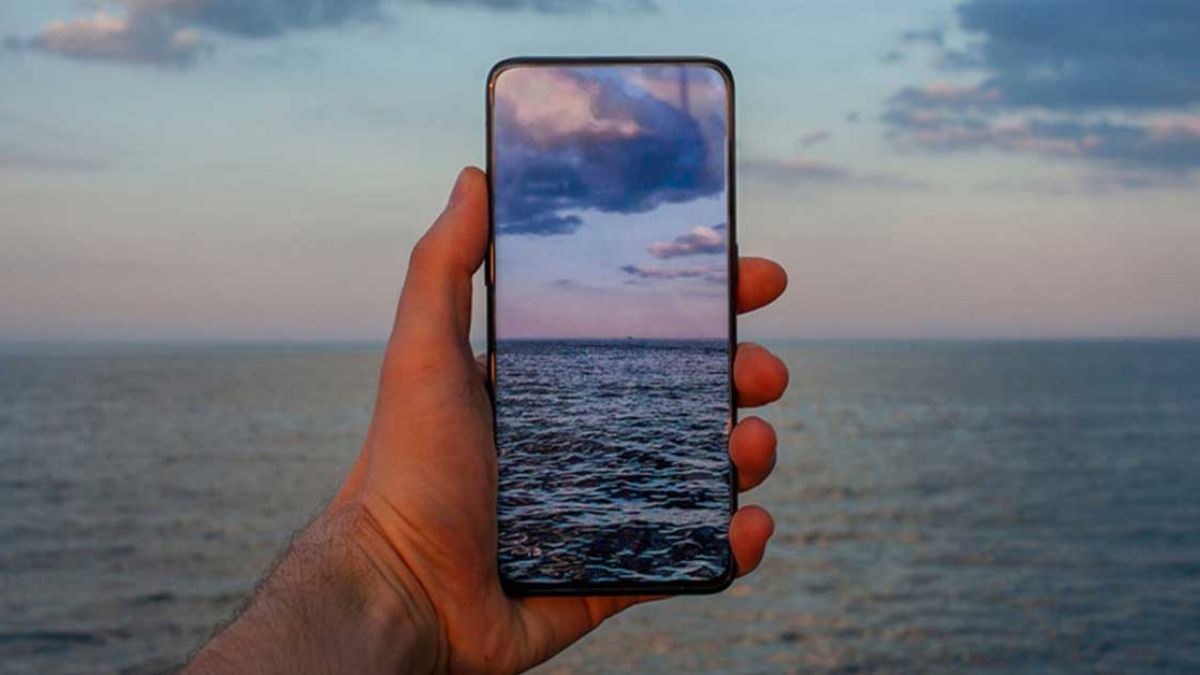 Camera ẩn dưới màn hình là công nghệ đặt camera dưới nền hiển thị