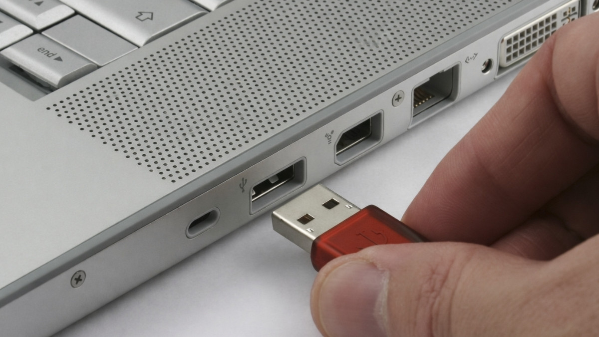 Sửa lỗi chuột máy tính tự di chuyển - Đổi cổng USB